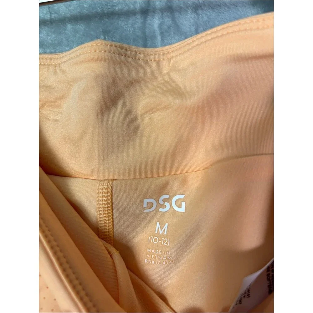 NWT New DSG Coral Performance Mid-Rise Skort Size Girls Medium 10-12